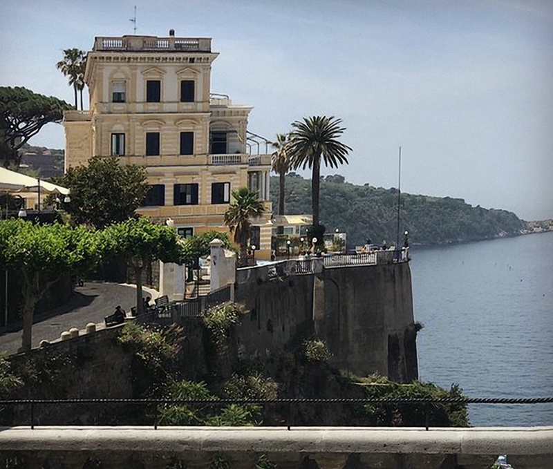 ../Images/MA,CHI-YIN.Italy.Grand Hotel Excelsior Vittoria.jpg